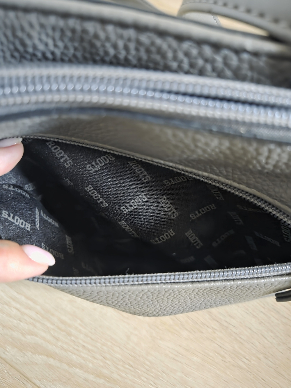 ROOTS Crossbody Bag - Picture 4 of 9